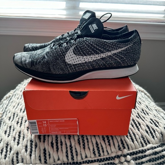 Nike Men’s FlyKnit Racer Oreo 2.0 Black / White 2015 Rare Running Shoes - Picture 2 of 9